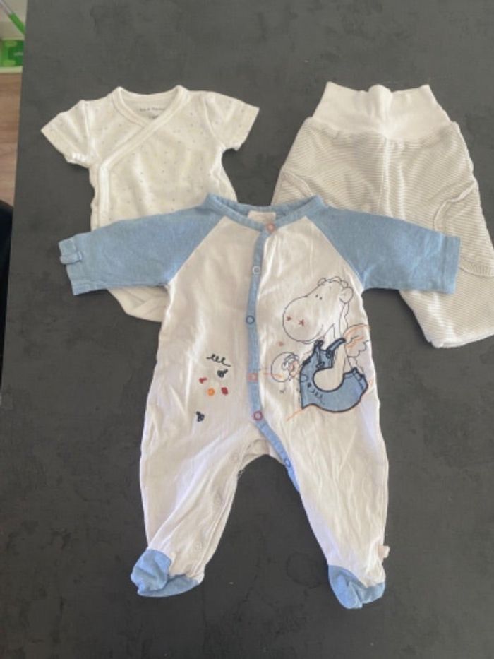 Lot vêtement bébé