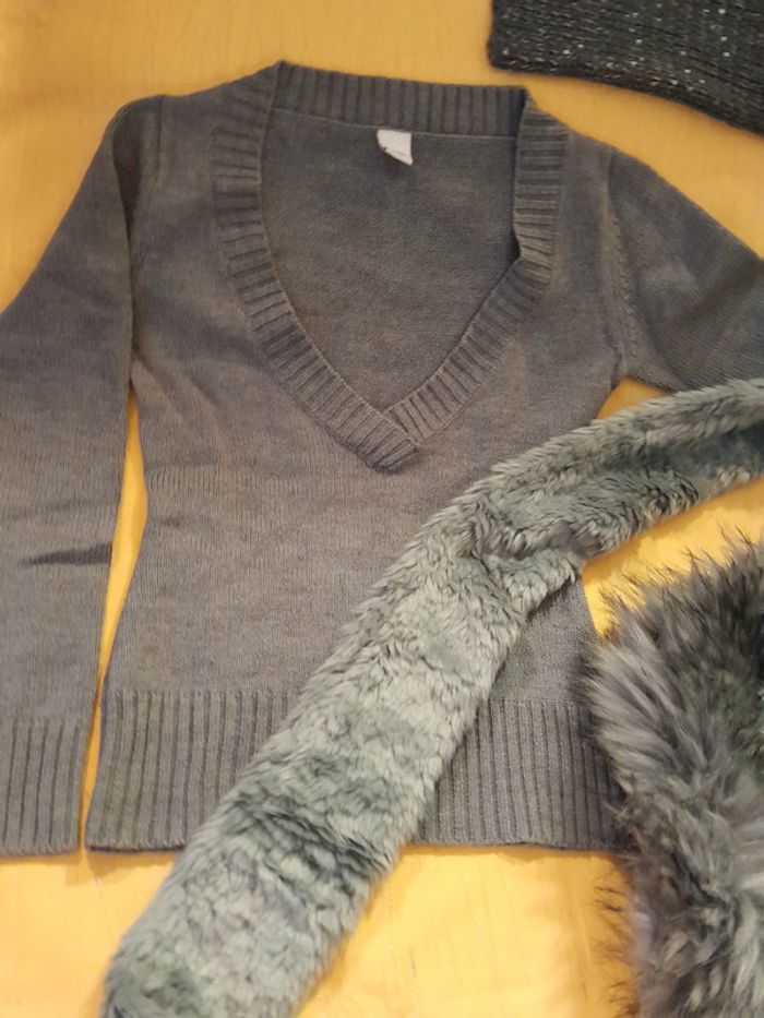 Gros lot Hiver Femme S Manteau + 2 écharpes + bonnet + pull assorti + gants - photo numéro 9
