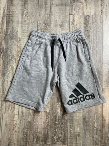 Short gris Adidas enfant garçon 11-12 ans - très bon état
