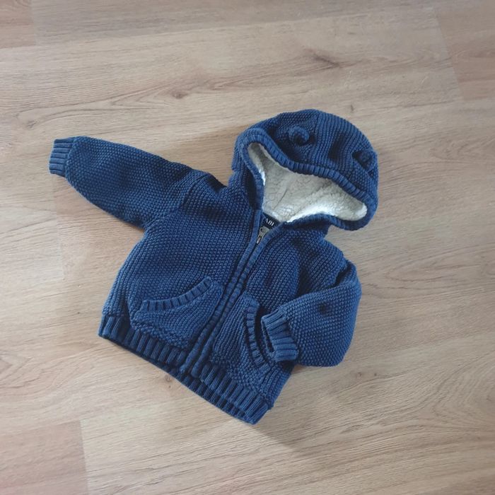 💚 Gilet en tricot à capuche 'oreilles'
9 mois Kiabi #emyfleury_9moisgarçon - photo numéro 4