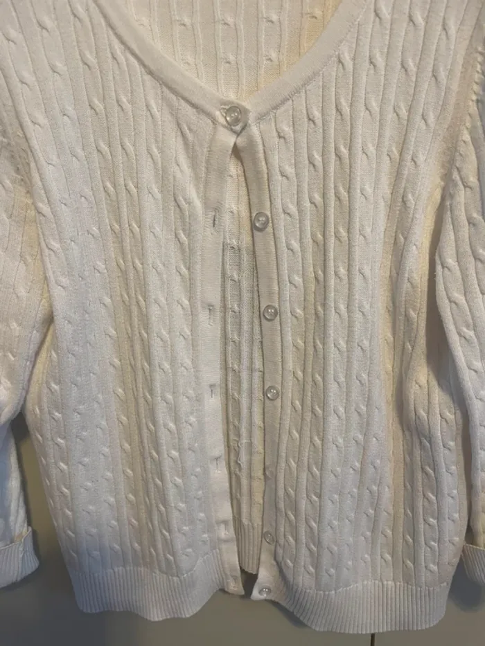 White cardigan - photo numéro 2