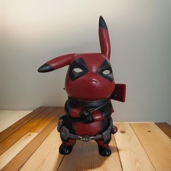 Figurine Deadpool Pikachu