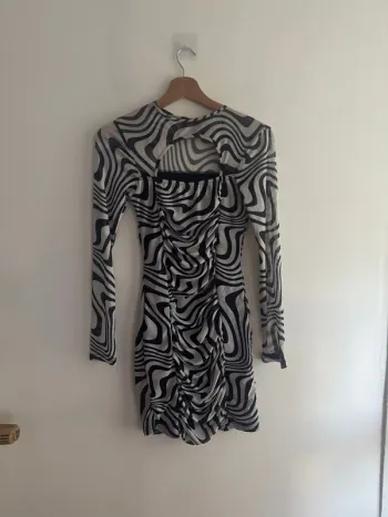 Robe moulante imprimé psychédélique – I Saw It First – T. S/M