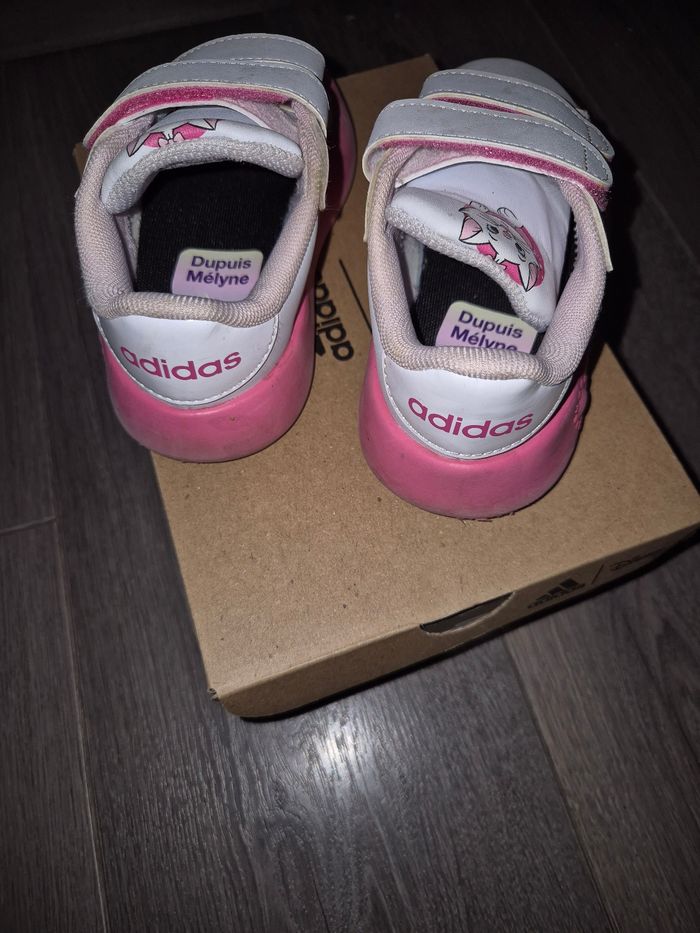 Basket  adidas fille Disney - photo numéro 3