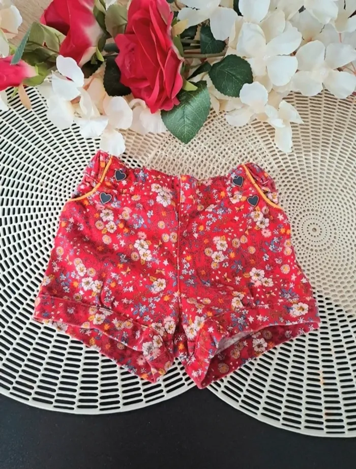 Short, taille 9 mois, marque sergent major