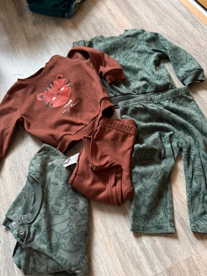 Lot pyjama 24 mois Kiabi en polaire