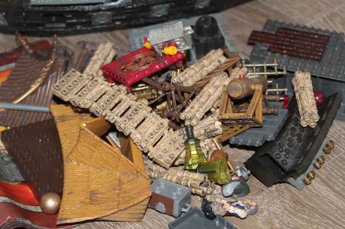 Pieces pour : Bateau Black Pearl + Singapore escape - Megabloks - photo numéro 3