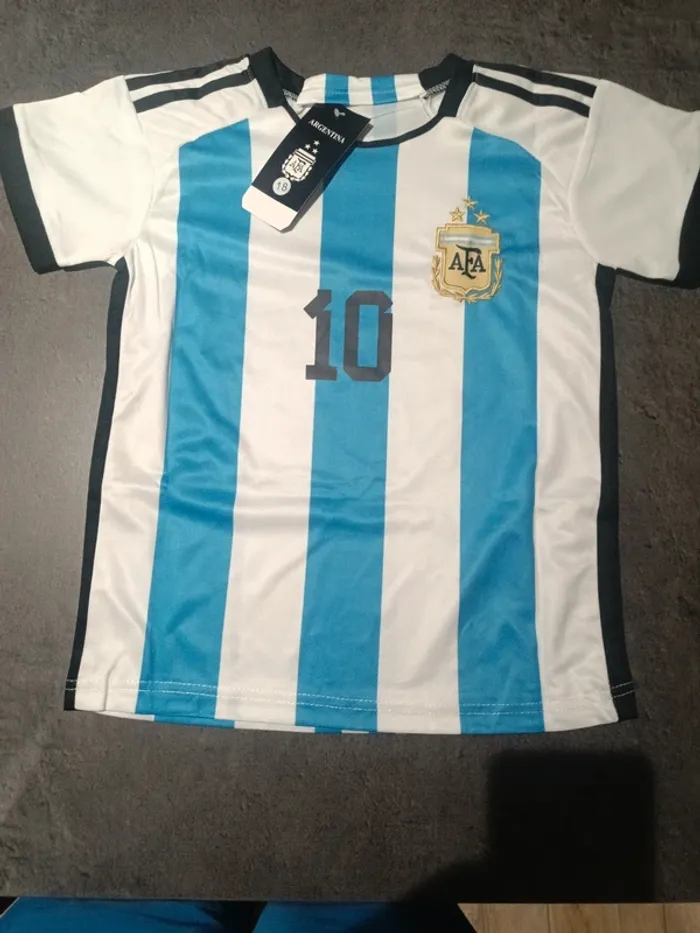 Tenue foot Léo Messi argentine. T.18 - photo numéro 2