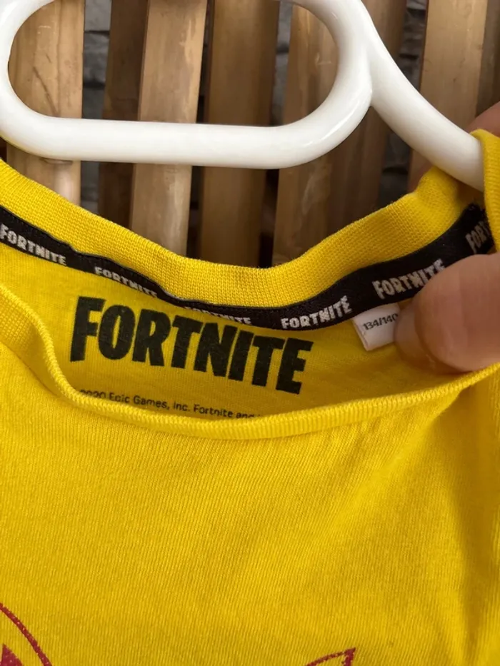 T-shirt enfant fortnite 9/10 ans - photo numéro 2