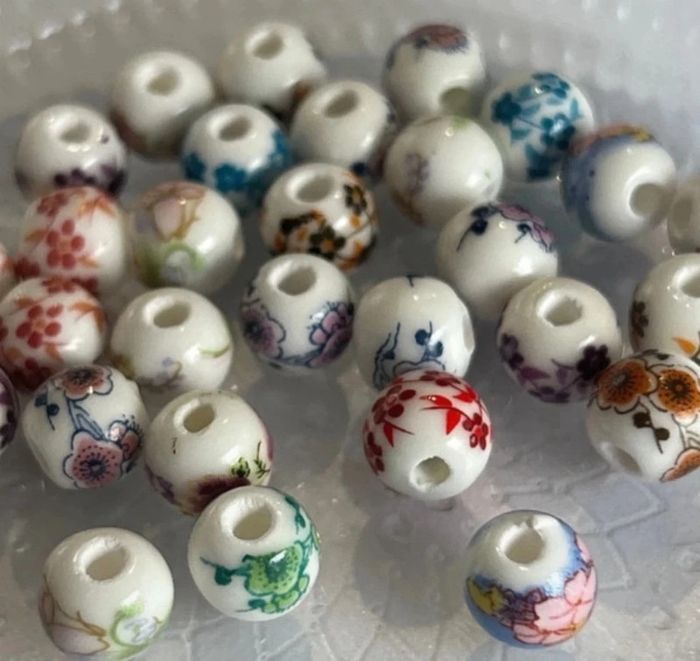 C591 lot de 30 perles en céramique 8mm motif floral - photo numéro 3