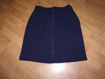 Jupe bleu marine 2 poches liseré satin 38 TBE