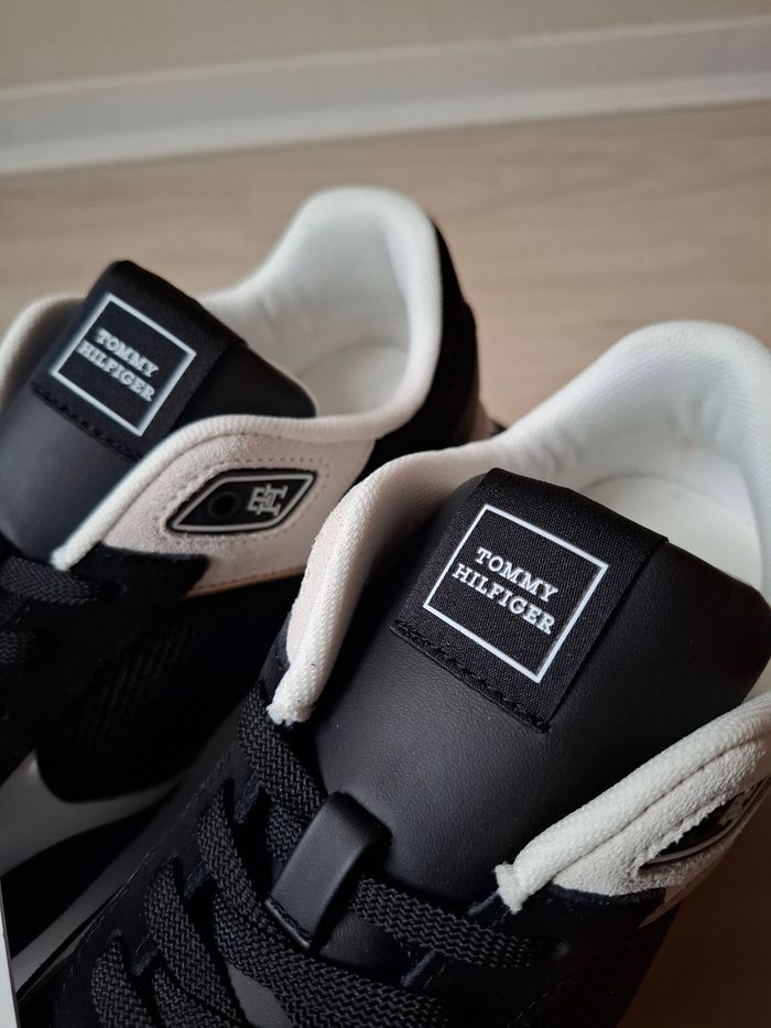 Baskets Tommy Hilfiger t.41 Cuir/daim valeur 140euro jamais porte - photo numéro 9