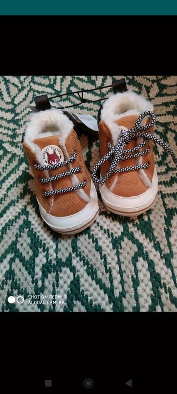 Chaussures fourrées 3-6mois neuves
