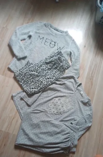 Lot 2 pyjamas chaud hiver taille 38/40