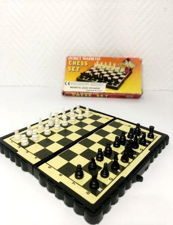 Jeu d’échecs de voyage magnétique
