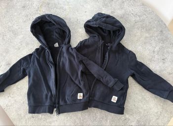 Lot de deux gilets 