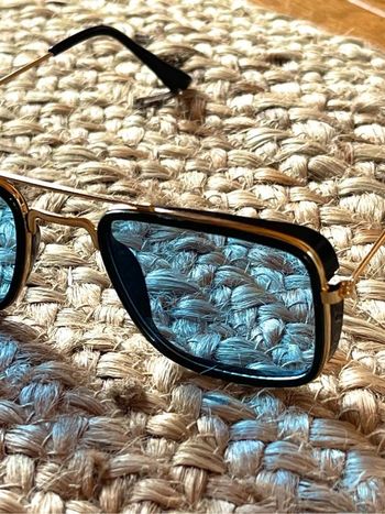 Lunettes de soleil tendance neuve