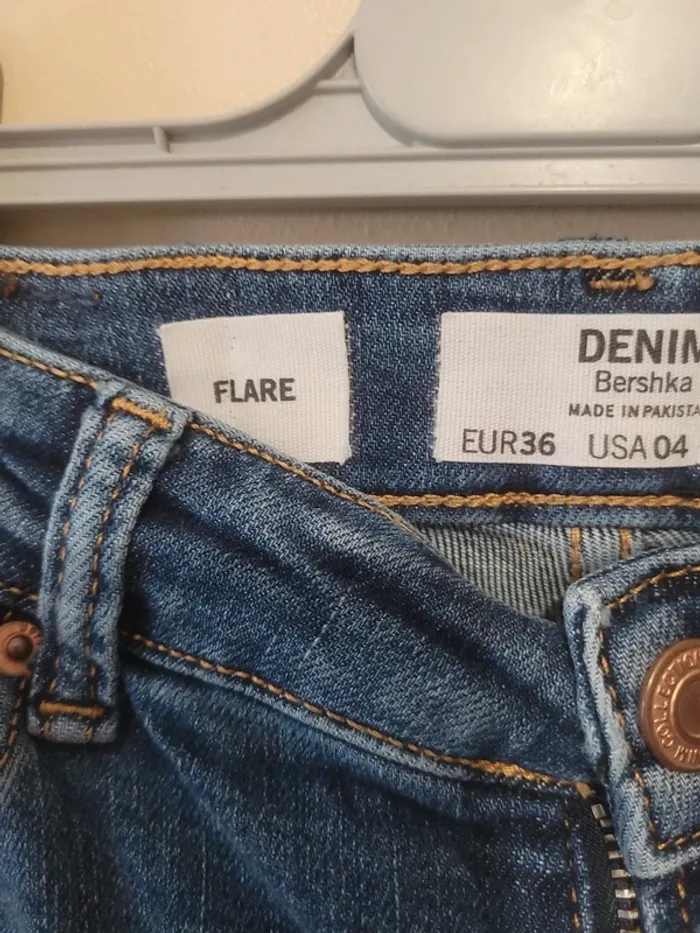 Jean jambes larges bershka taille 36 - photo numéro 4