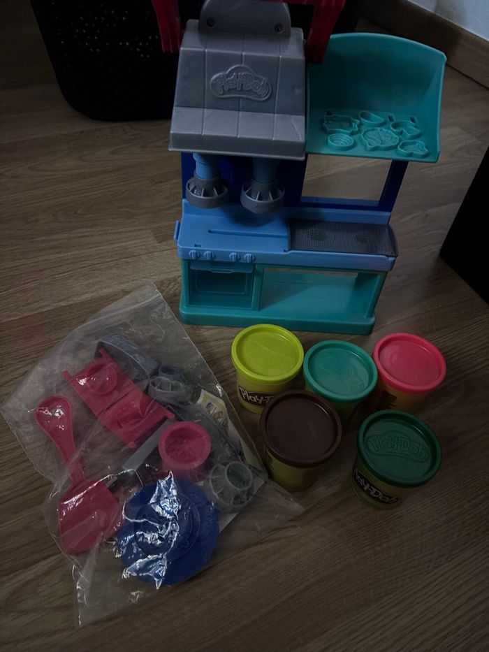 Play Doh kitchen création pâte à modeler
