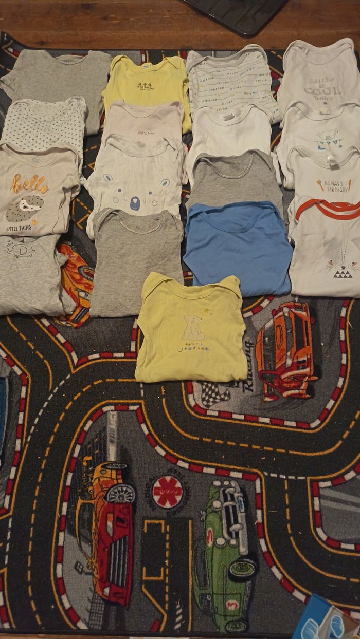 Lot de 80 vêtements pour garçon de 24 Mois - 2 Ans - photo numéro 3