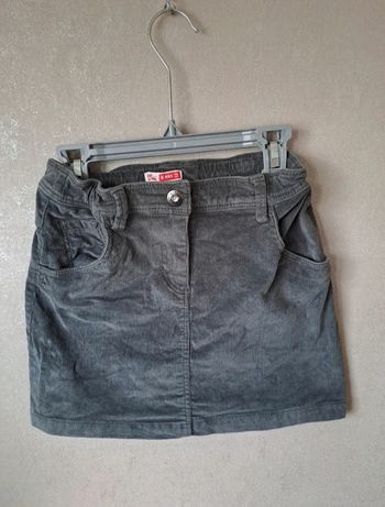 Jolie jupe style velours taille 8 ans dpam