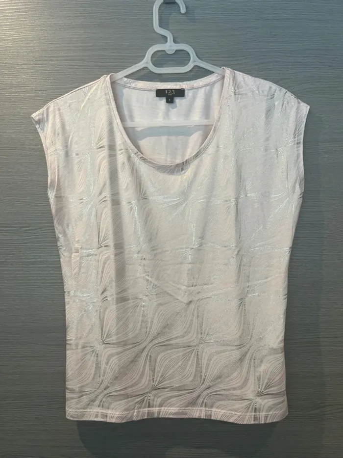 T-shirt 123