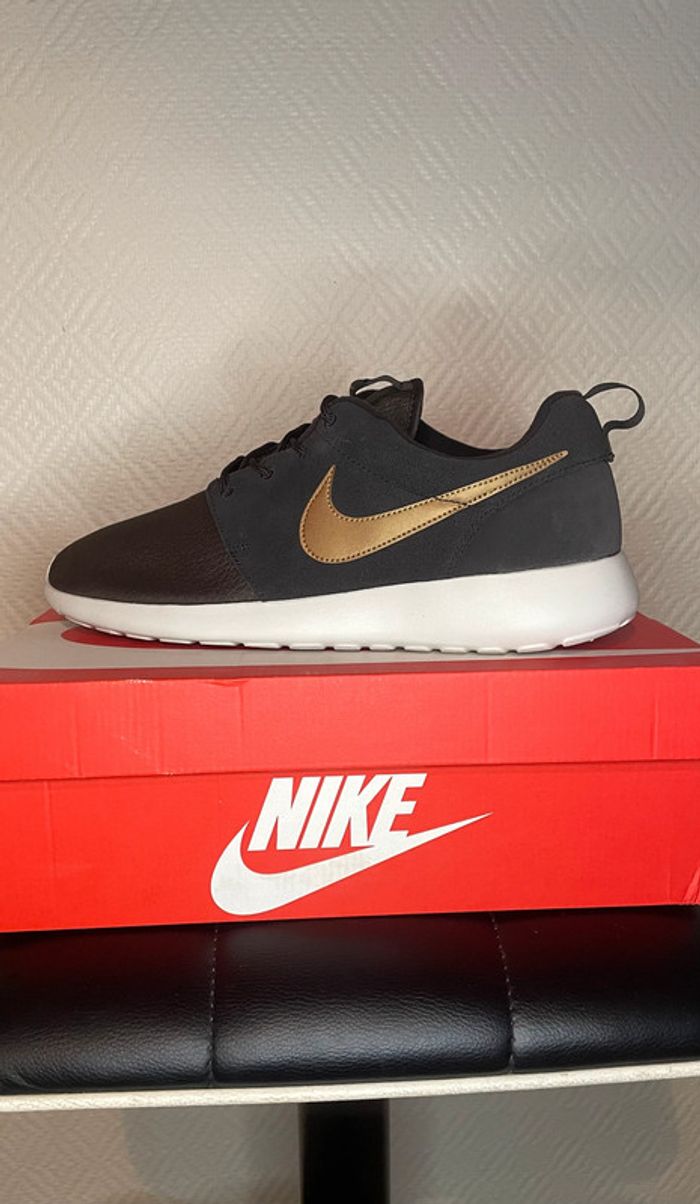 Nike Roshe One Suede pointure 46 - photo numéro 3