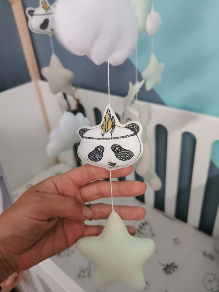 Mobile bébé thème animaux indiens (koalas, pandas, nuages) - photo numéro 2