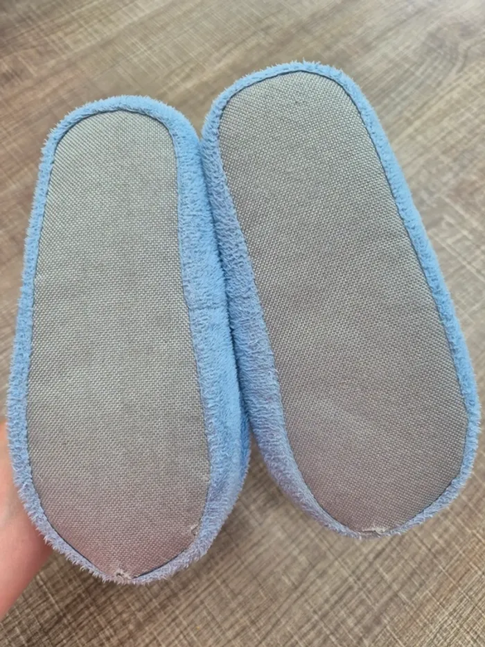 Chaussons Dora 28 en bon état - photo numéro 2