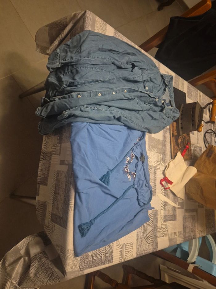 Lot 2 robes