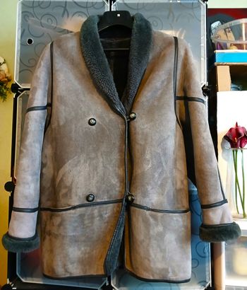Veste en faux daim et faux lapin grise