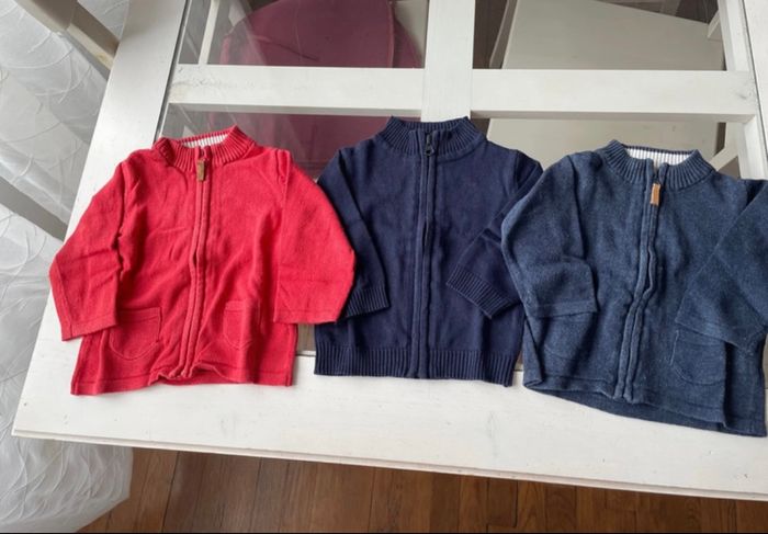 Lot de 3 gilets - taille 6 mois