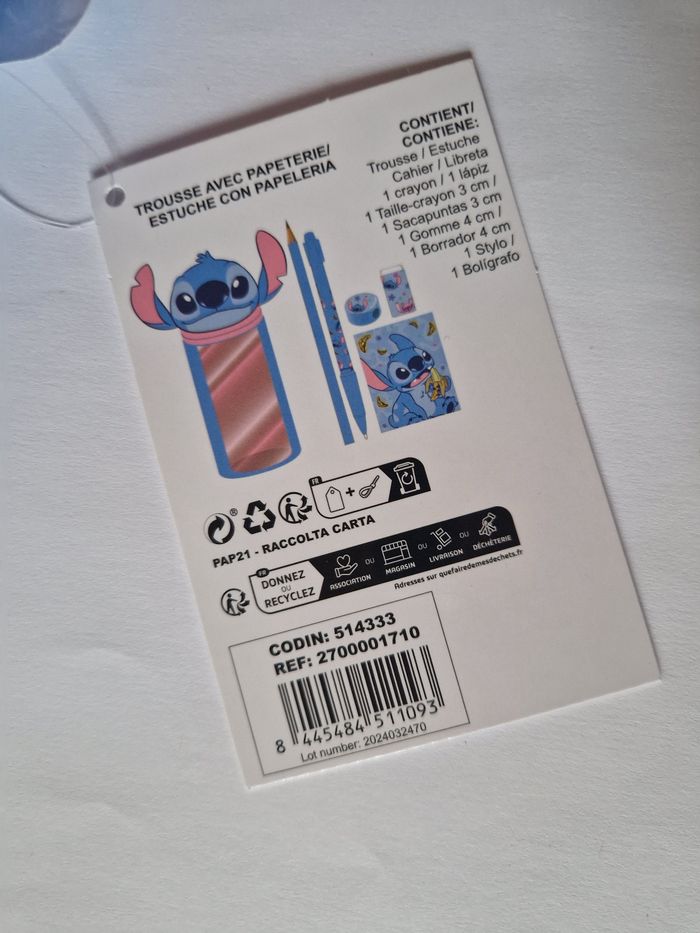 Trousse avec papeterie Stitch - photo numéro 2