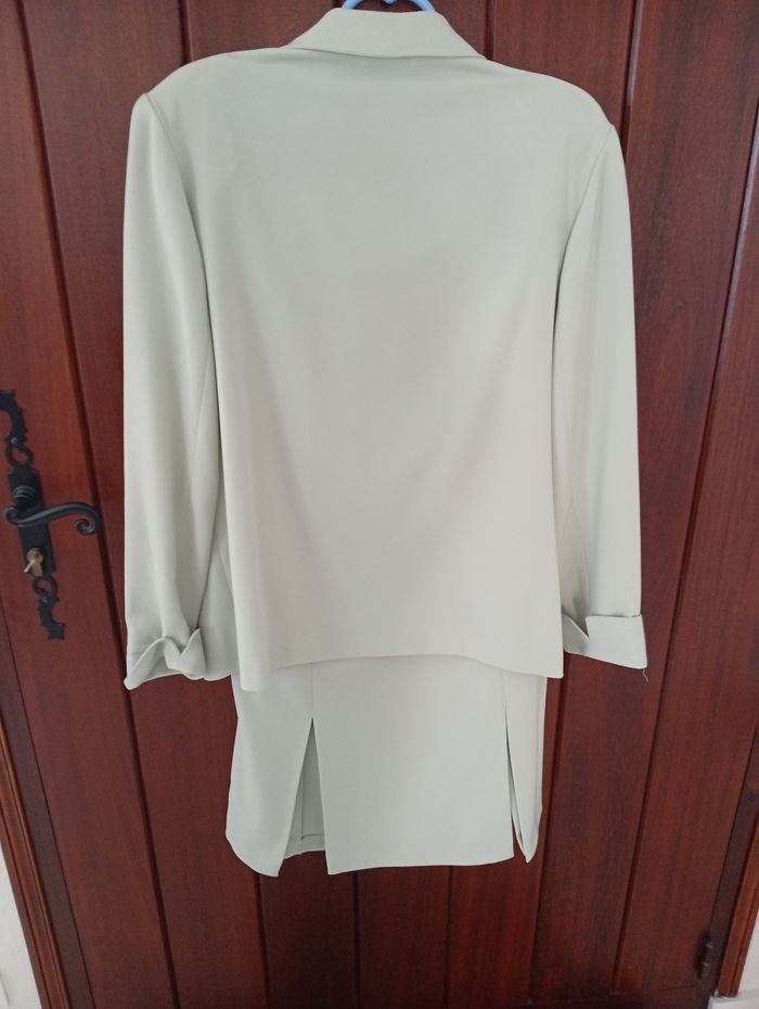 Tailleur jupes tailles 5 - photo numéro 2