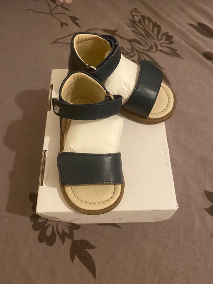 Sandales bebe fille la marque falcotto