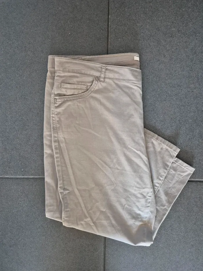 Pantacourt gris Taille 42 camaïeu