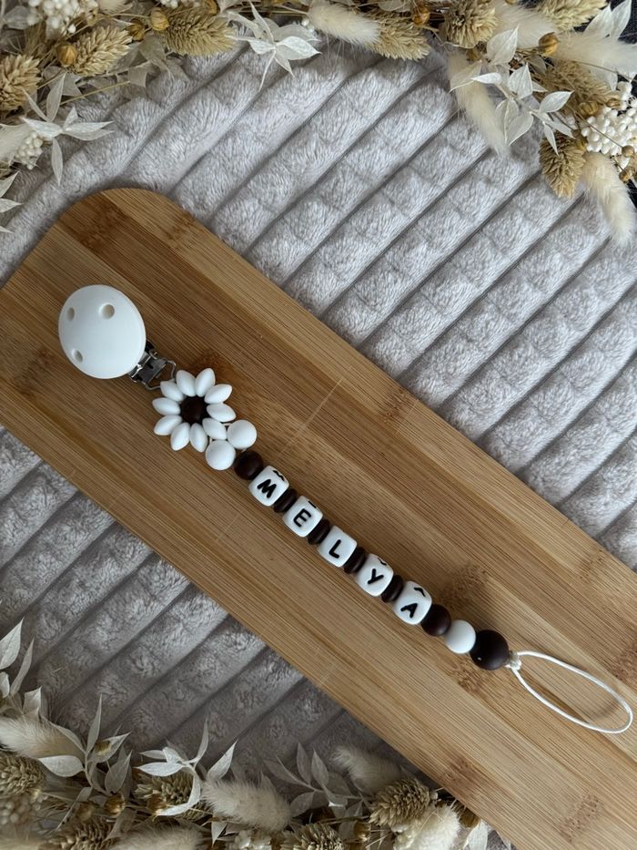 Attache tétine en silicone - photo numéro 10