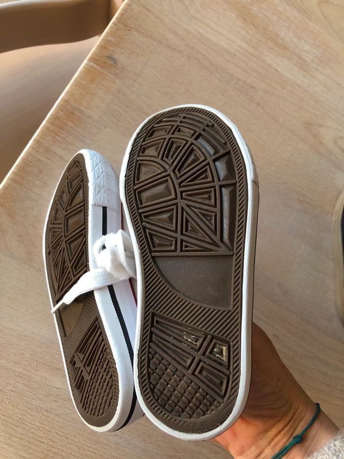 Baskets blanches garçon 26 - photo numéro 4