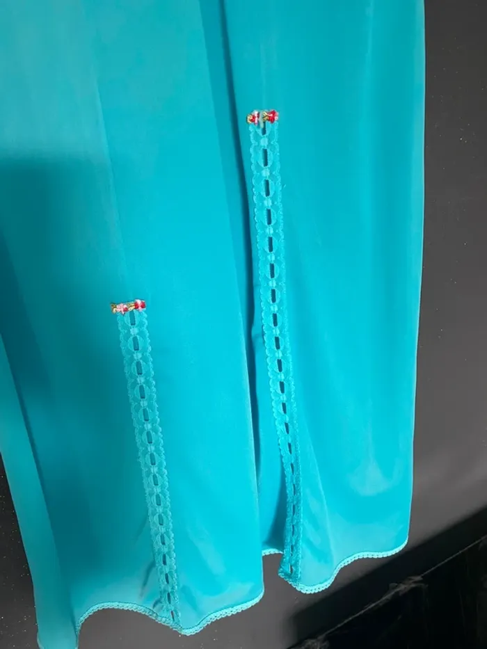 Fond de robe turquoise dentelle ajourée 38/40 - photo numéro 4