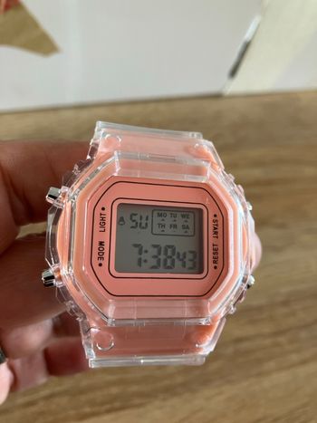 montre sport tendance neuve 