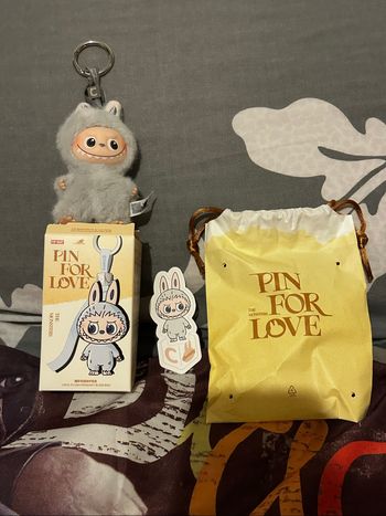 Labubu pin for love C
