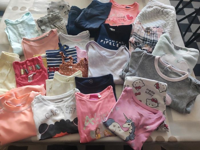 Lot de vêtements filles 24 mois