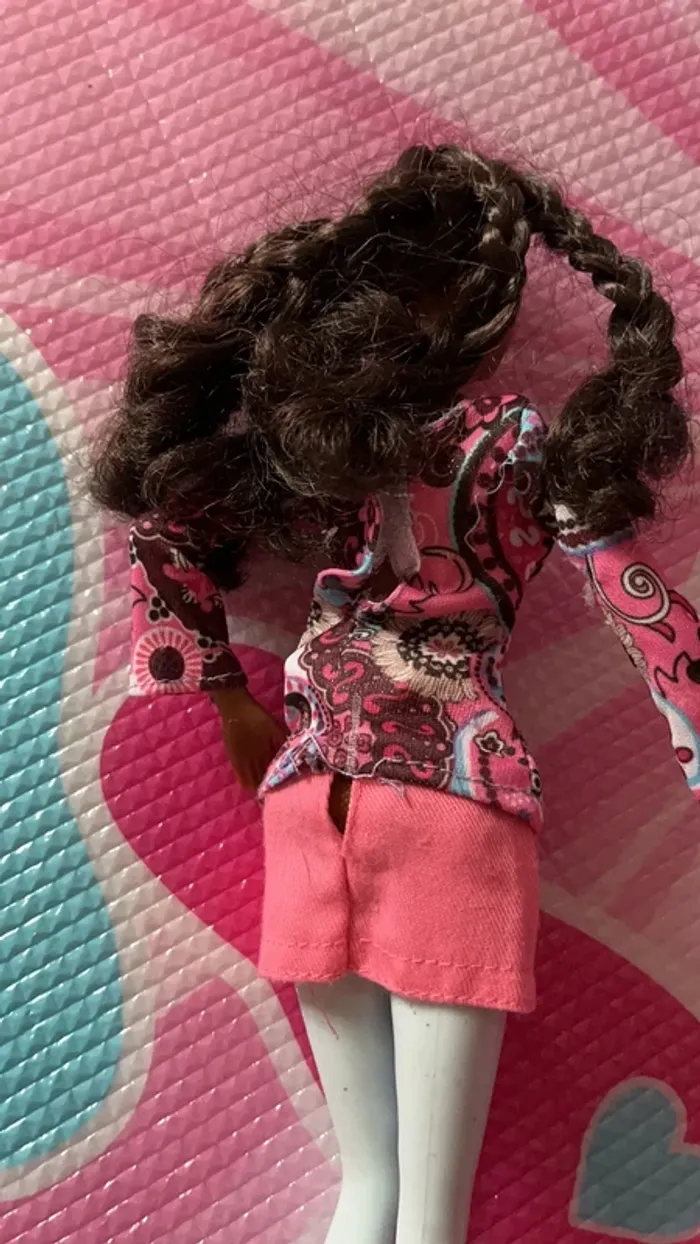 Barbie + tenue - photo numéro 5