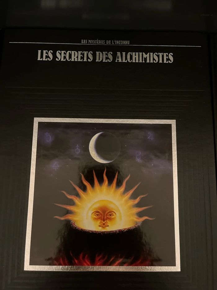 Attention à ne pas mettre entre toutes les mains ! 3 livres ésotériques - photo numéro 2