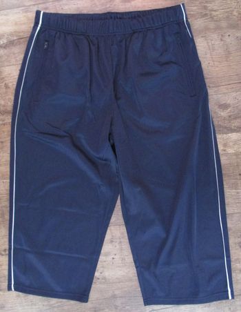 pantacourt sport taille 48-50 La Blanche Porte