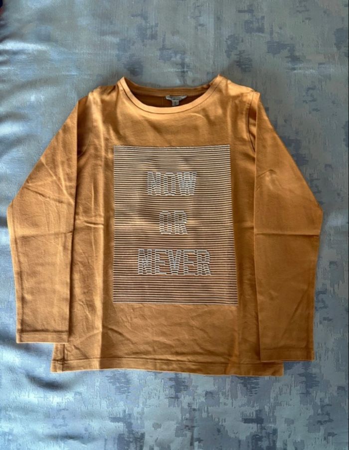 ✨ Très bon état – Pull fin manches longues LC Kids – 8 ans ✨