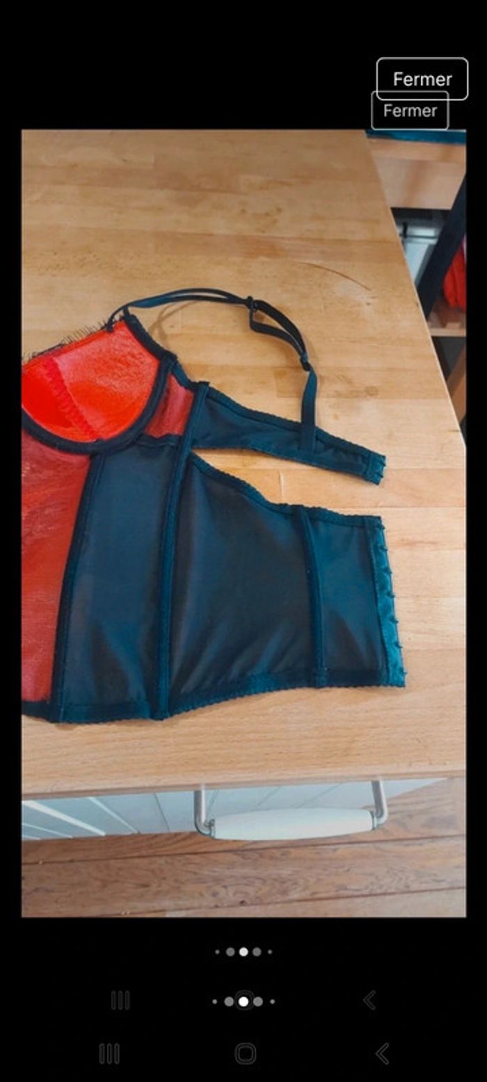 Corset noir et rouge Besired taille S - photo numéro 12