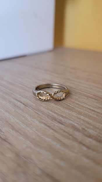 Bagues infini dorée