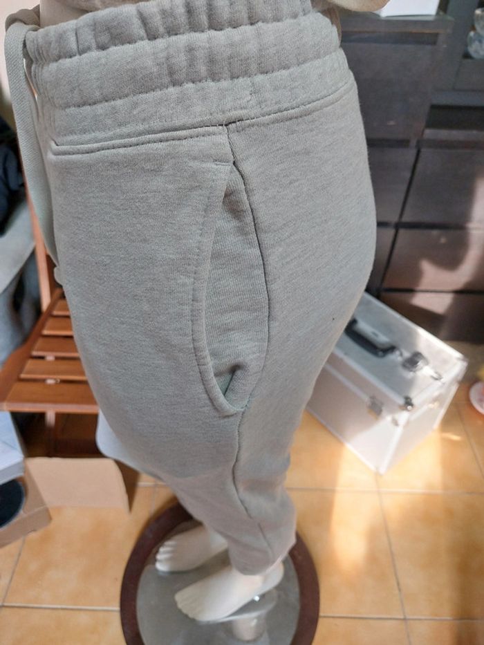 Jogging de sport - photo numéro 4