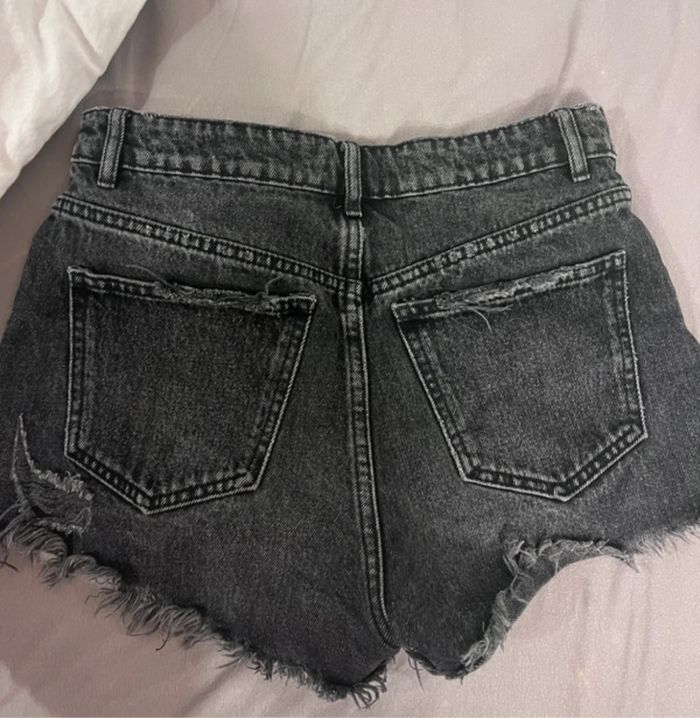 Short en jean noir taille 34 H&M - photo numéro 4